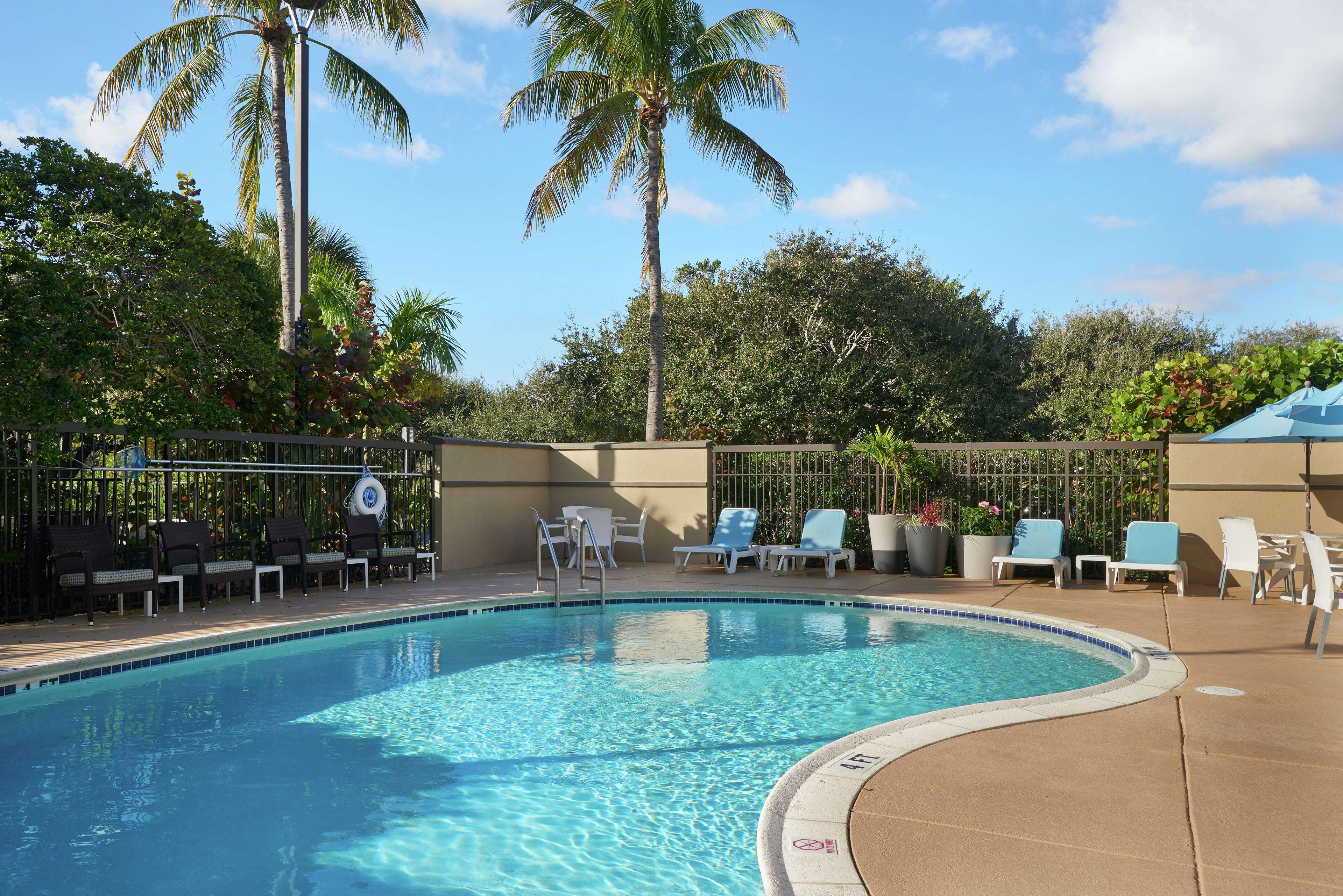 Hampton Inn Juno Beach Buitenkant foto